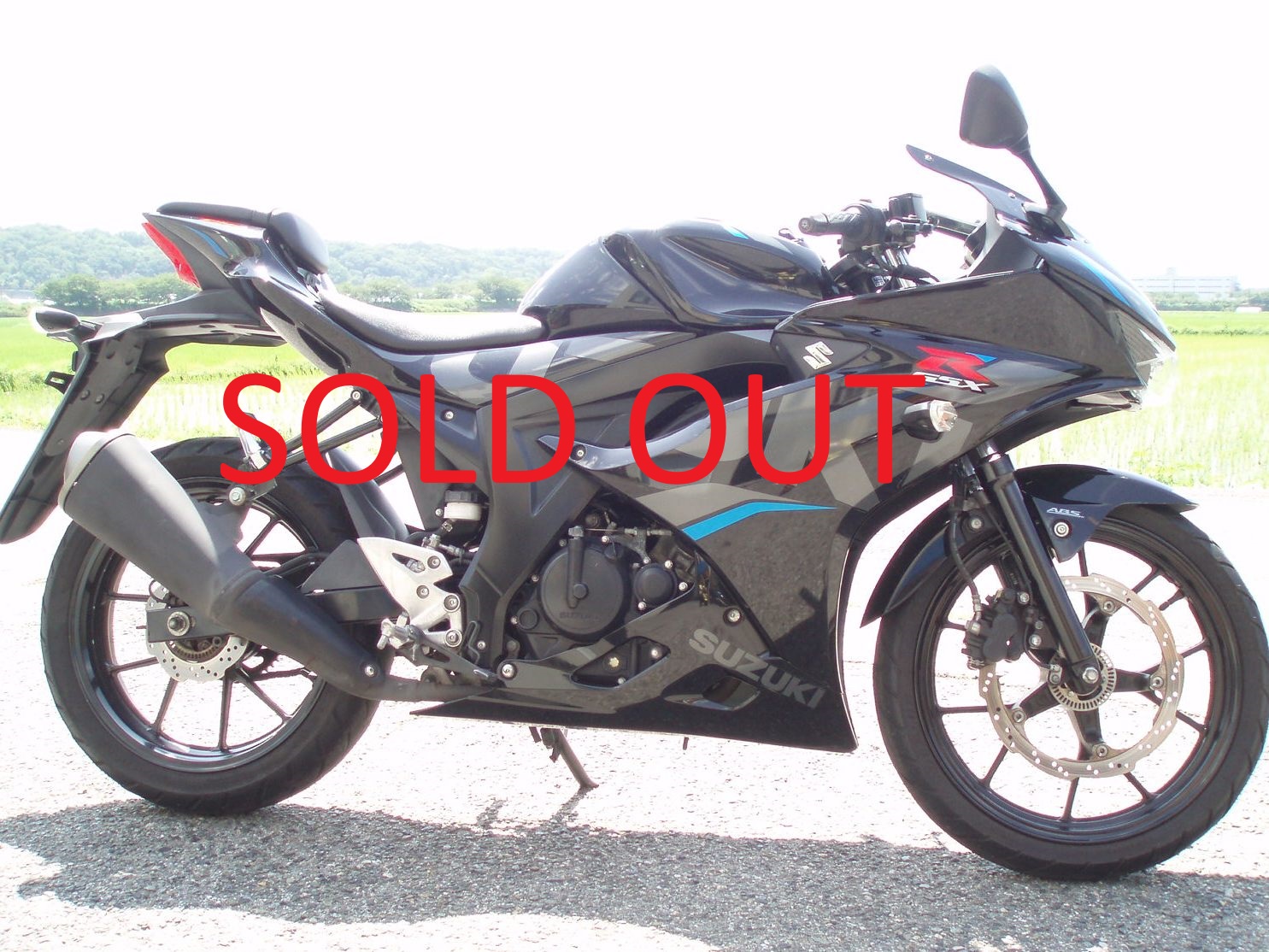 ’１９ＧＳＸ－Ｒ１２５ ＡＢＳ　４サイクルインジェクション　ＳＯＬＤ　ＯＵＴ